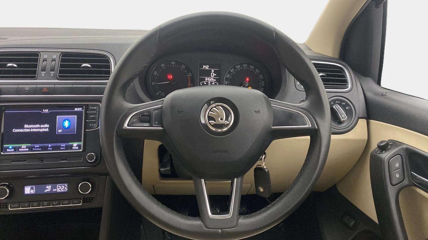 2019 Skoda Rapid STYLE 1.6 MPI, Petrol, Manual, 34,479 km, Steering Wheel Close Up