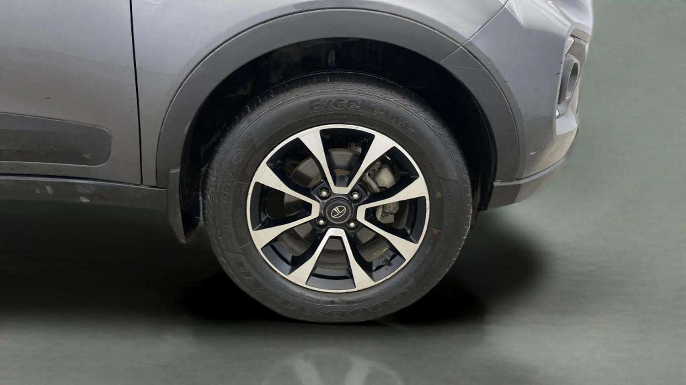 2021 Tata NEXON XZ PLUS PETROL, Petrol, Manual, 61,477 km, Right Front Wheel