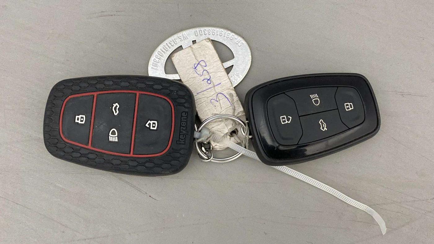 2021 Tata NEXON XZ PLUS PETROL, Petrol, Manual, 61,477 km, Key Close Up