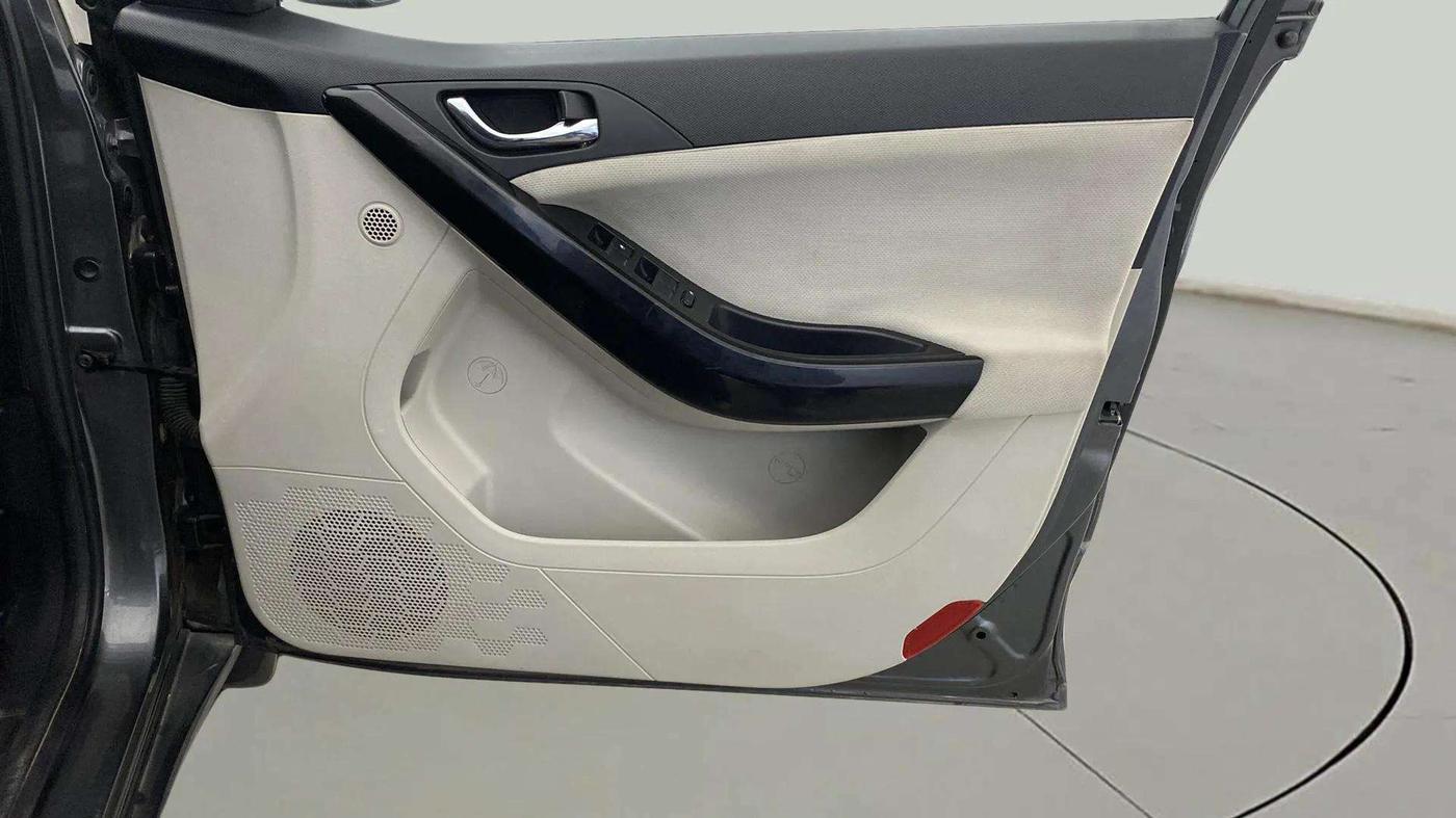 2021 Tata NEXON XZ PLUS PETROL, Petrol, Manual, 61,477 km, Driver Side Door Panels Control