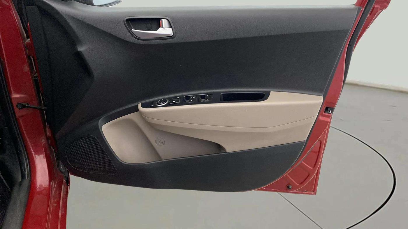 2018 Hyundai Grand i10 SPORTZ 1.2 KAPPA VTVT, Petrol, Manual, 63,703 km, Driver Side Door Panels Control