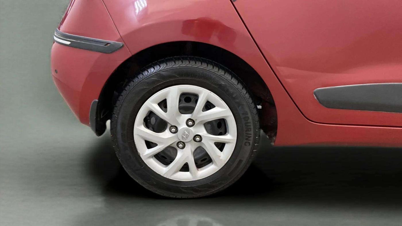 2018 Hyundai Grand i10 SPORTZ 1.2 KAPPA VTVT, Petrol, Manual, 63,703 km, Right Rear Wheel