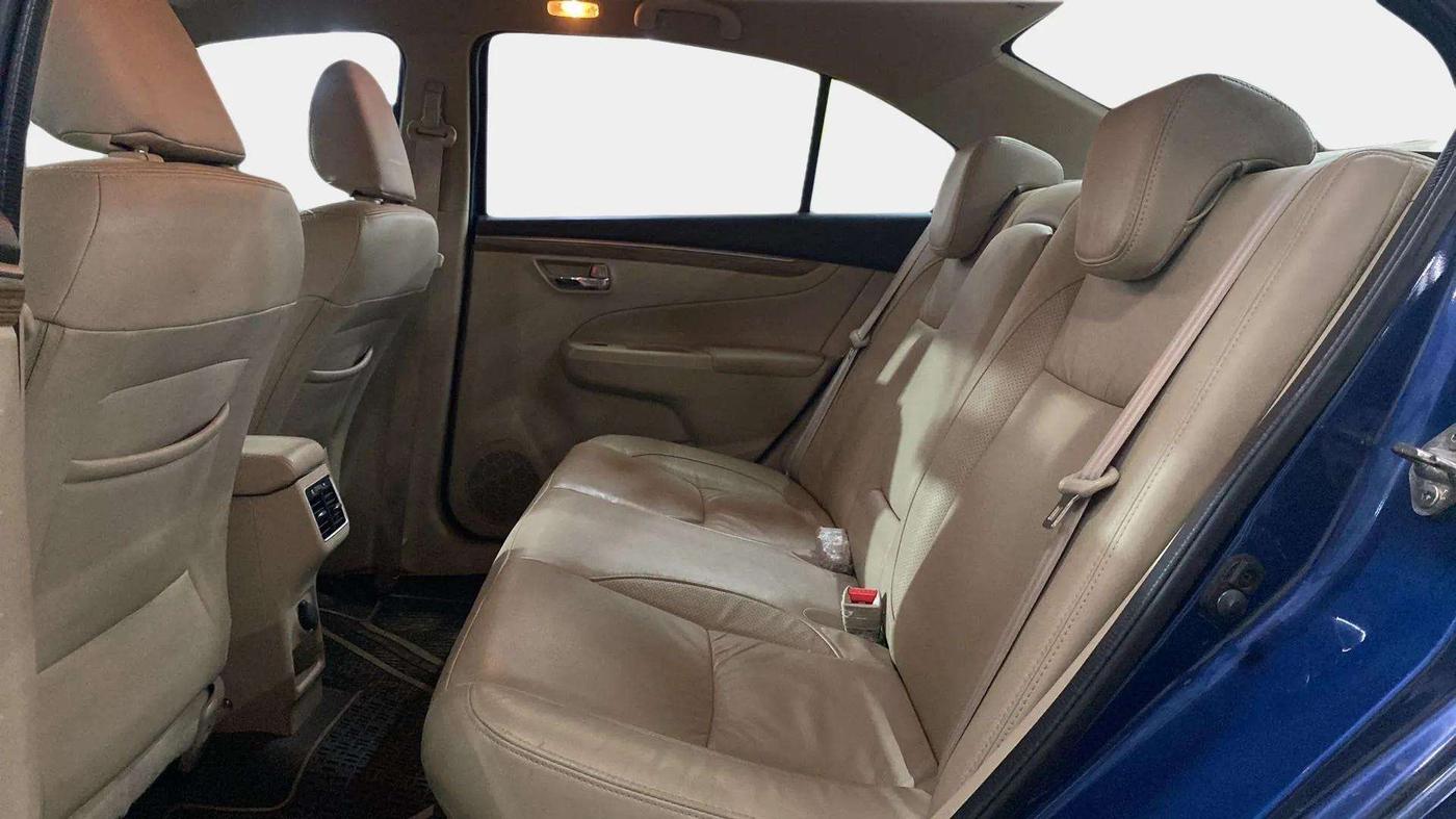 2020 Maruti Ciaz ALPHA  AT 1.5 SHVS PETROL, Petrol, Automatic, 24,209 km, Right Side Rear Door Cabin