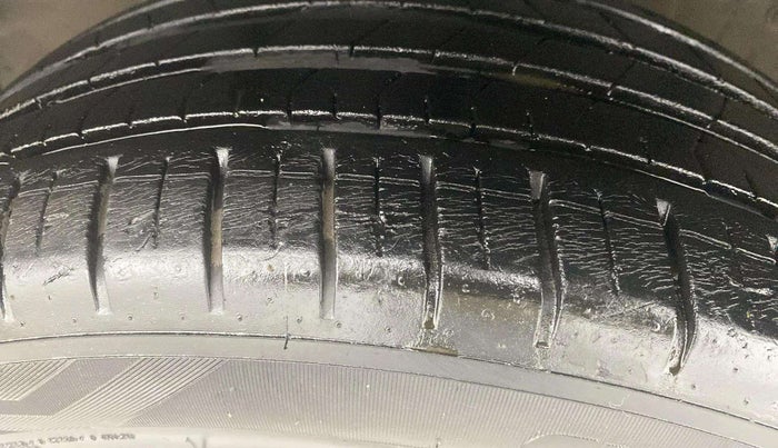 2018 Ford Ecosport TITANIUM + 1.5L PETROL AT, Petrol, Automatic, 26,070 km, Right Front Tyre Tread