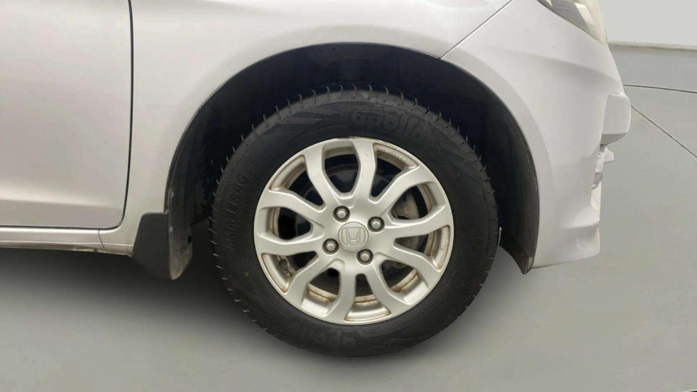 2014 Honda Amaze 1.2L I-VTEC VX, Petrol, Manual, 77,601 km, Right Front Wheel