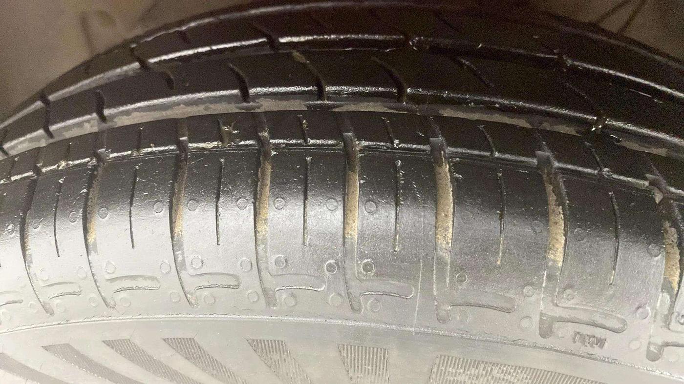 2019 Hyundai GRAND I10 NIOS SPORTZ AMT 1.2 KAPPA VTVT, Petrol, Automatic, 8,227 km, Left Front Tyre Tread