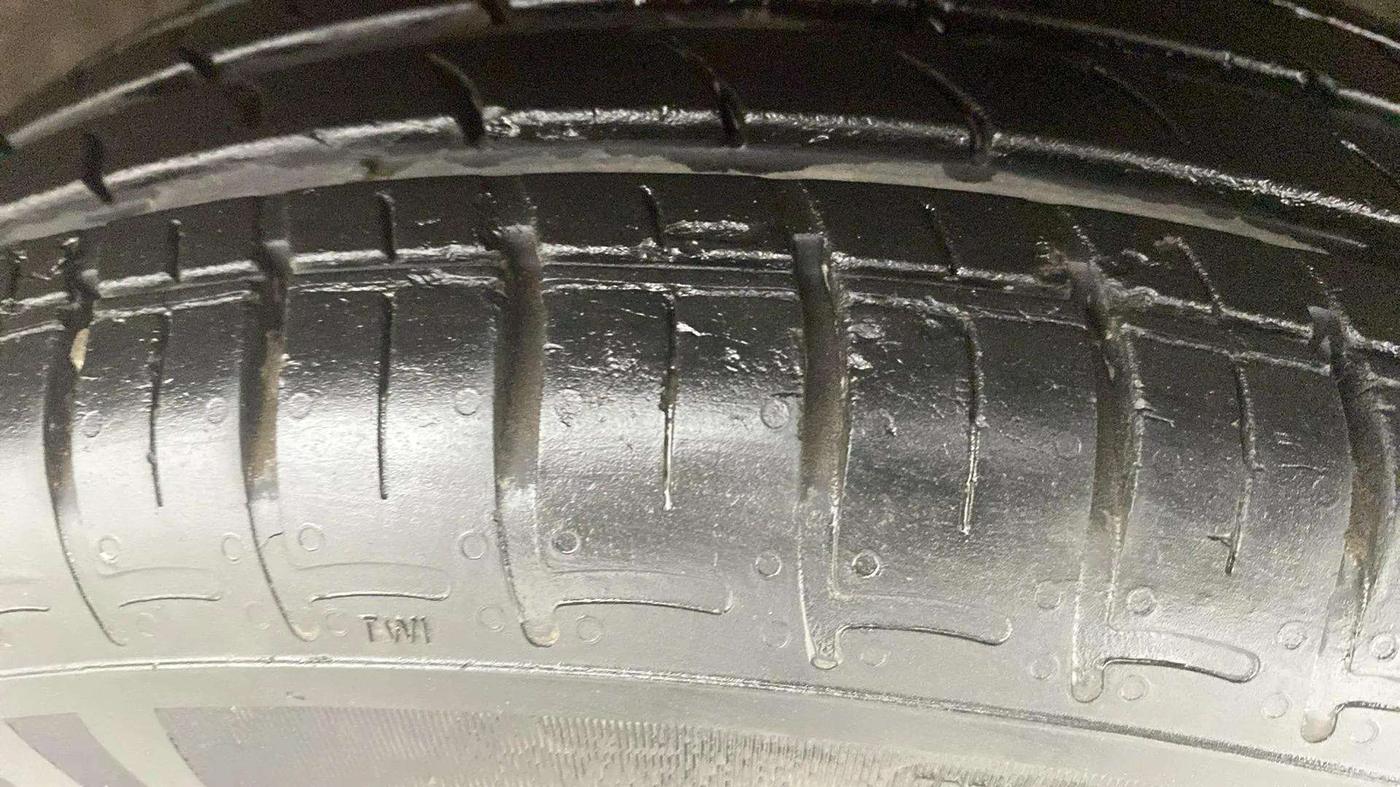 2019 Hyundai GRAND I10 NIOS SPORTZ AMT 1.2 KAPPA VTVT, Petrol, Automatic, 8,227 km, Right Front Tyre Tread