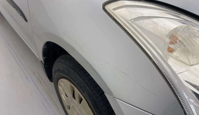 2013 Maruti Swift VXI, Petrol, Manual, 73,555 km, Right fender - Paint has minor damage