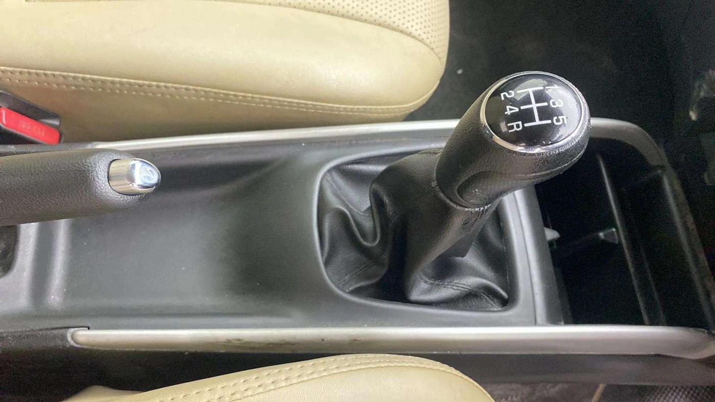 2017 Maruti Baleno ZETA PETROL 1.2, Petrol, Manual, 73,448 km, Gear Lever