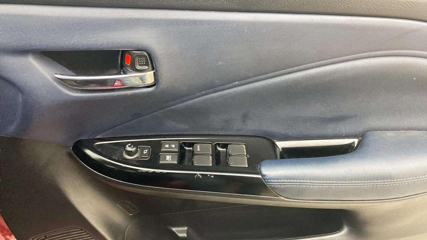 2023 Maruti Baleno ZETA 1.2 AGS, Petrol, Automatic, 45,579 km, Driver Side Door Panels Control