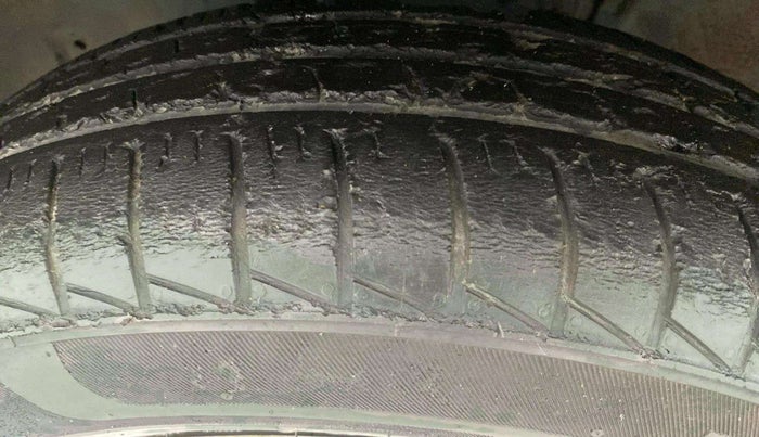 2019 Renault TRIBER RXL MT, Petrol, Manual, 13,991 km, Left Front Tyre Tread
