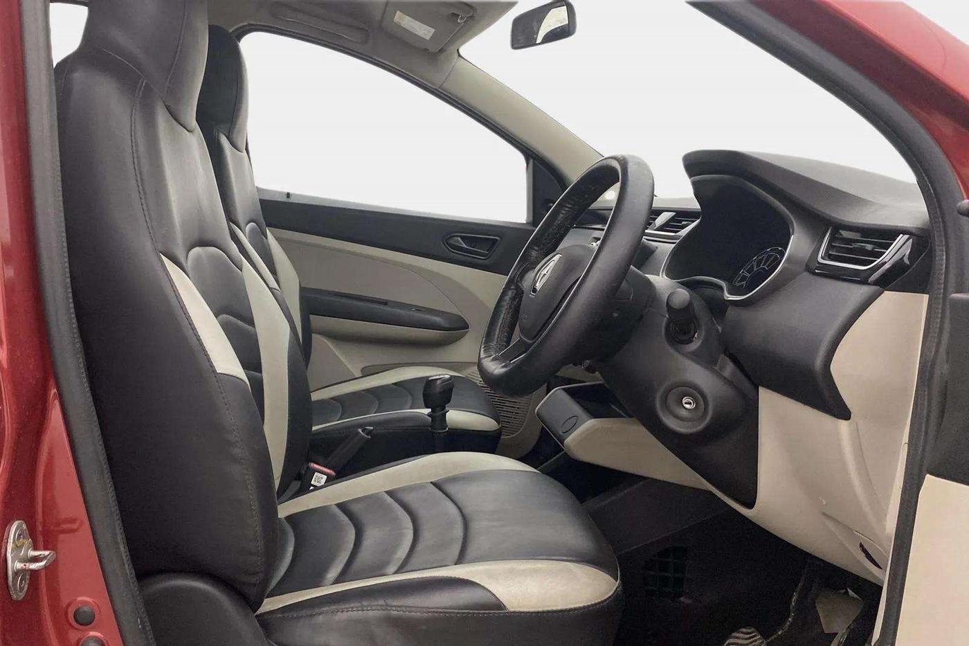 2019 Renault TRIBER RXL MT, Petrol, Manual, 13,991 km, Right Side Front Door Cabin