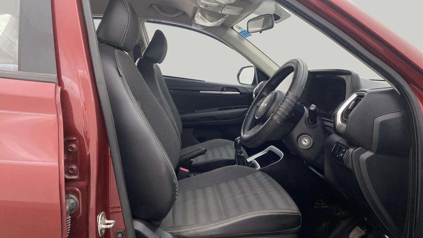 2023 KIA SONET HTK 1.2 PETROL MT, Petrol, Manual, 24,926 km, Right Side Front Door Cabin