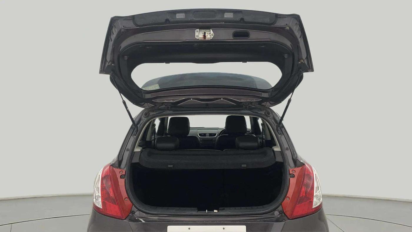 2017 Maruti Swift VXI, Petrol, Manual, 24,642 km, Boot Door Open