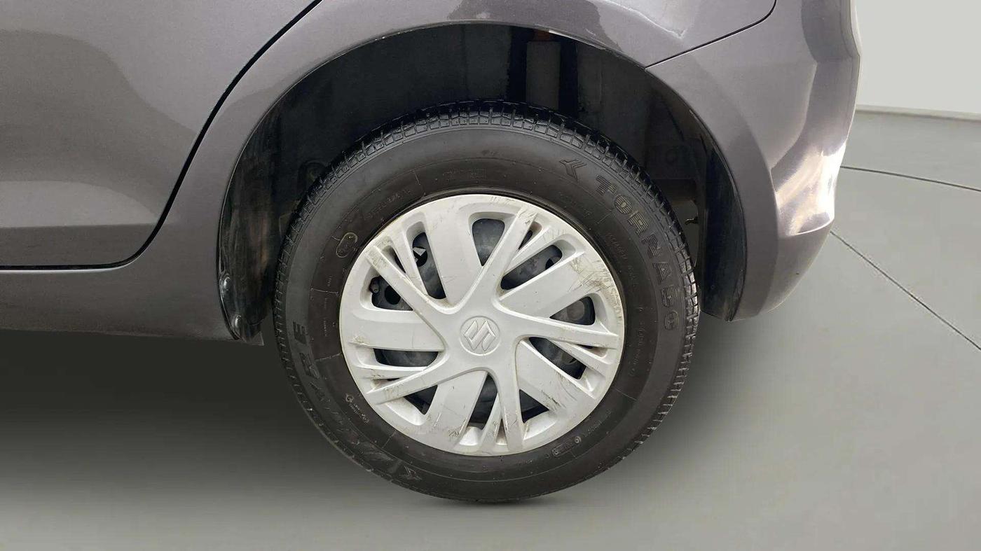 2017 Maruti Swift VXI, Petrol, Manual, 24,642 km, Left Rear Wheel