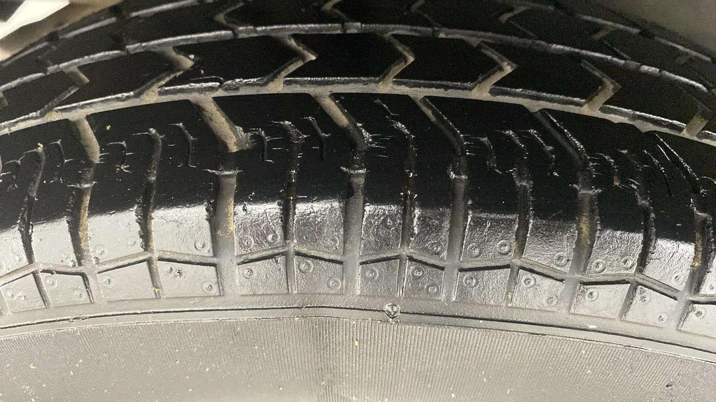 2017 Maruti Swift VXI, Petrol, Manual, 24,642 km, Right Rear Tyre Tread