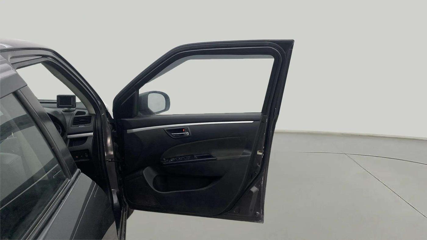 2017 Maruti Swift VXI, Petrol, Manual, 24,642 km, RHS Front Door