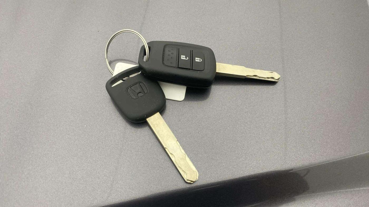 2018 Honda WR-V 1.2L I-VTEC VX MT, Petrol, Manual, 94,576 km, Key Close Up