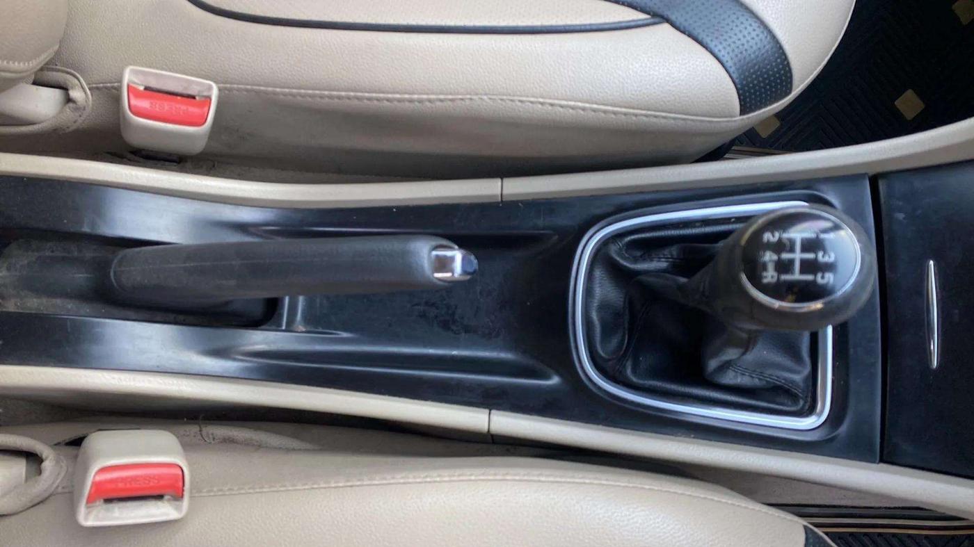 2017 Maruti Ciaz DELTA DIESEL 1.3, Diesel, Manual, 60,412 km, Gear Lever