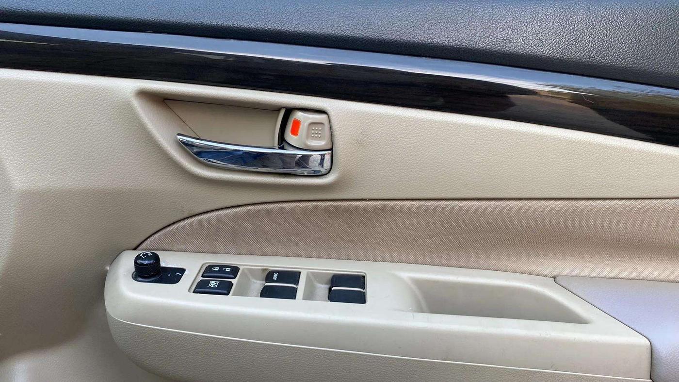 2017 Maruti Ciaz DELTA DIESEL 1.3, Diesel, Manual, 60,412 km, Driver Side Door Panels Control