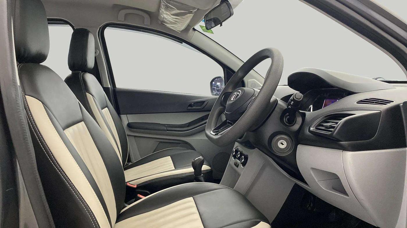 2023 Tata Tiago XM CNG, CNG, Manual, 15,455 km, Right Side Front Door Cabin