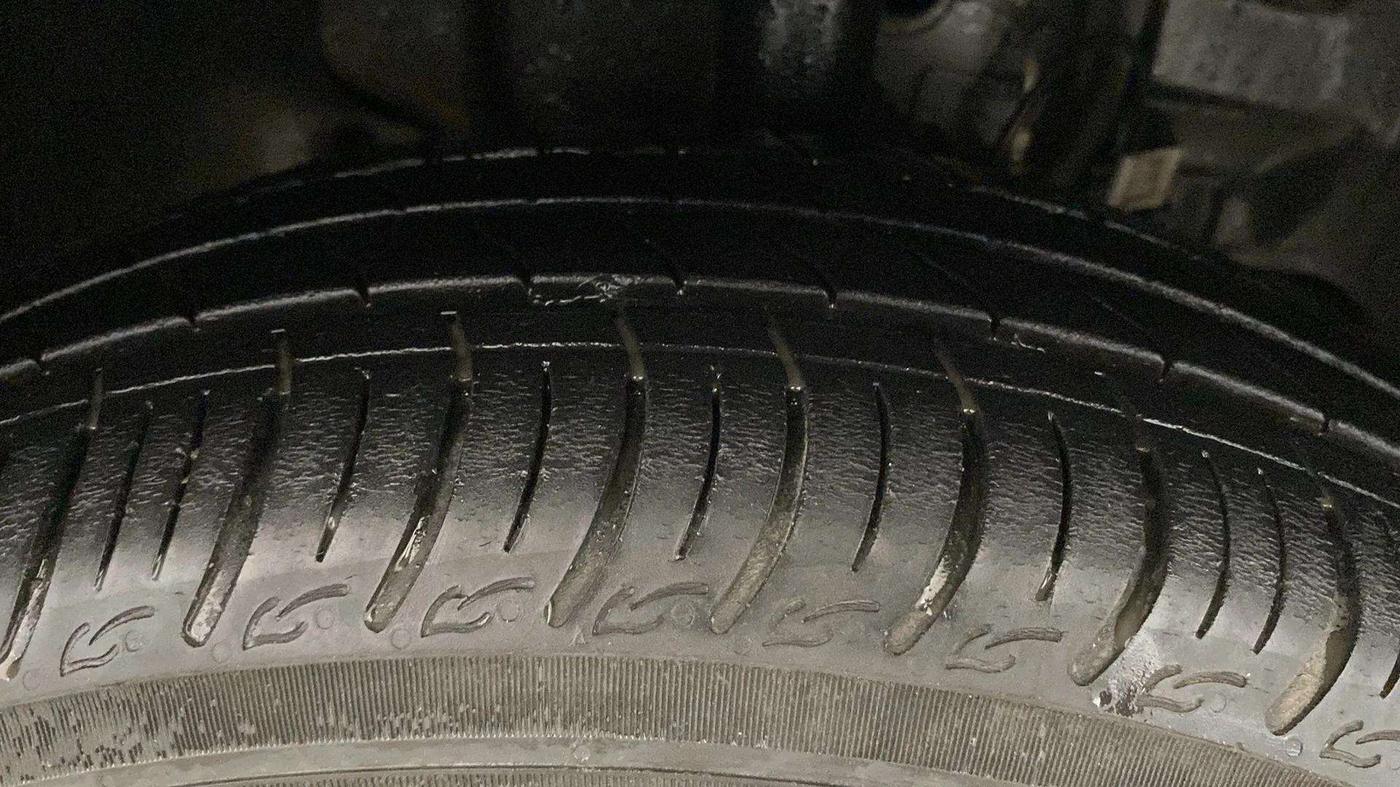 2023 Tata Tiago XM CNG, CNG, Manual, 15,455 km, Right Front Tyre Tread