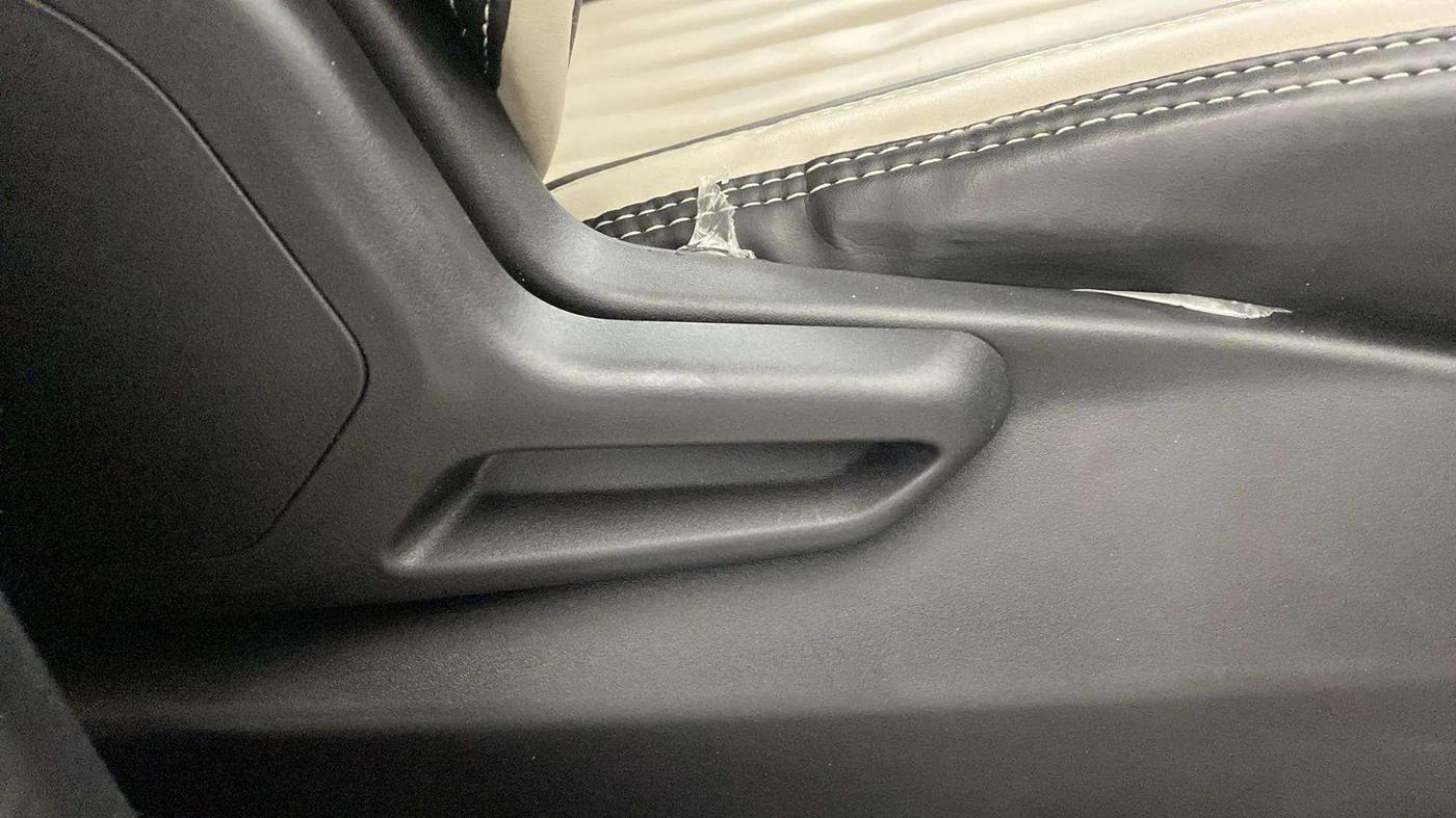 2023 Tata Tiago XM CNG, CNG, Manual, 15,455 km, Driver Side Adjustment Panel