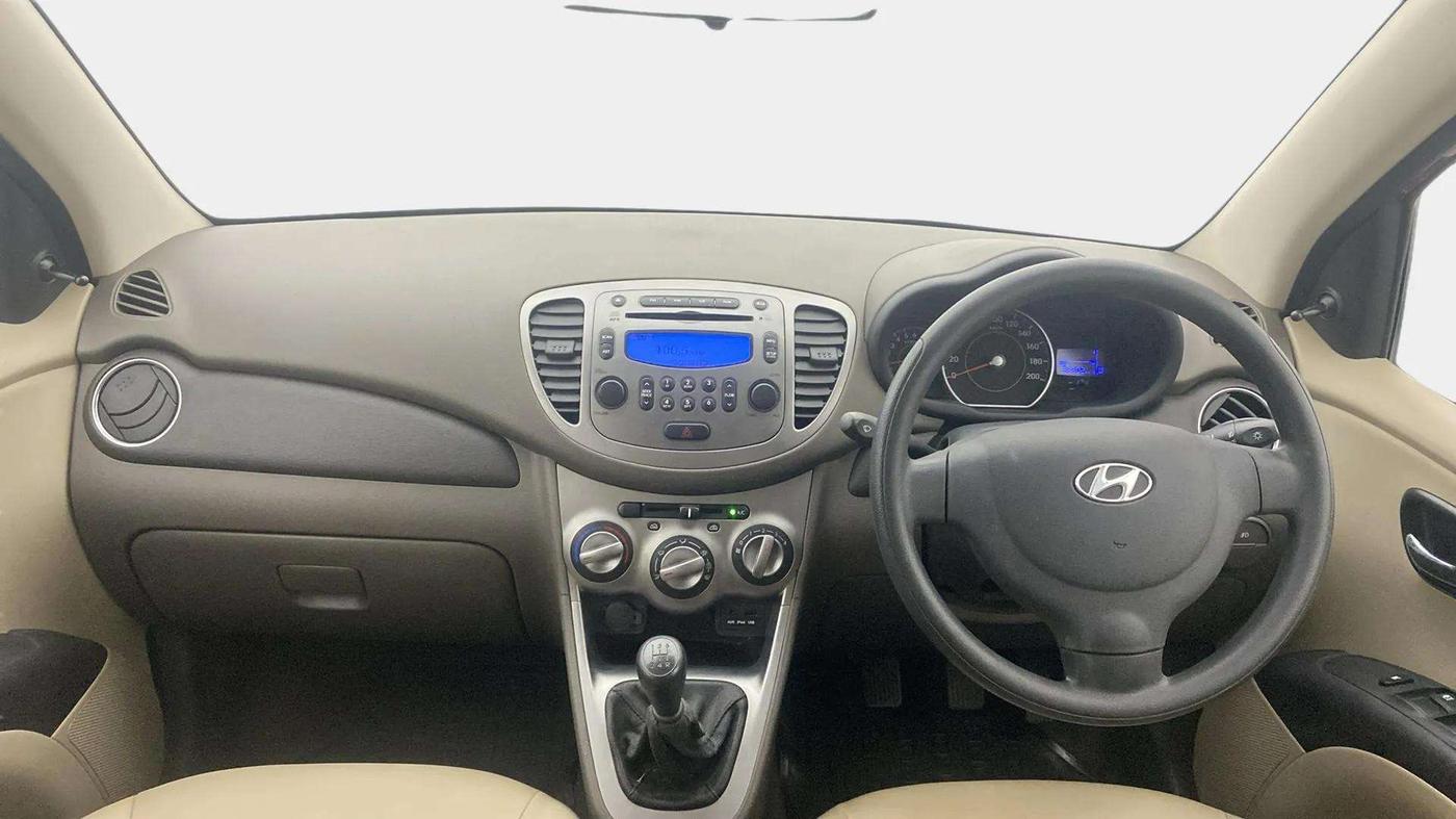 2014 Hyundai i10 SPORTZ 1.1, Petrol, Manual, 32,390 km, Dashboard
