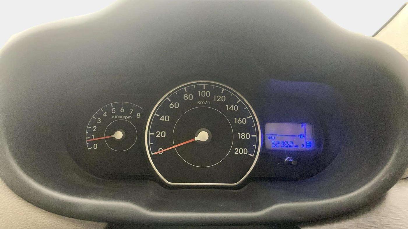2014 Hyundai i10 SPORTZ 1.1, Petrol, Manual, 32,390 km, Odometer Image