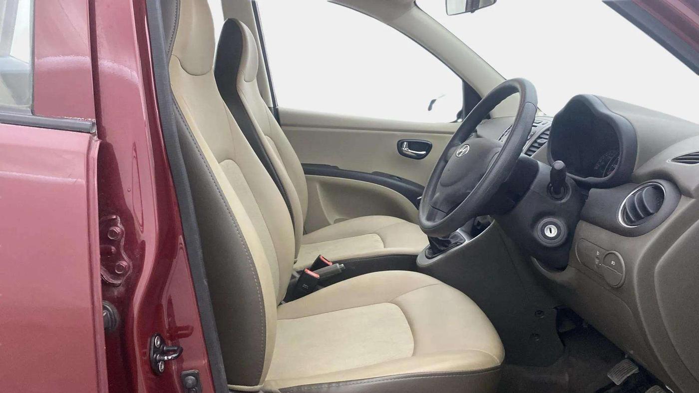 2014 Hyundai i10 SPORTZ 1.1, Petrol, Manual, 32,390 km, Right Side Front Door Cabin