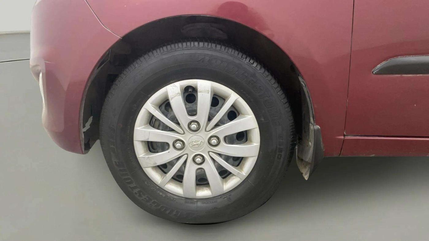 2014 Hyundai i10 SPORTZ 1.1, Petrol, Manual, 32,390 km, Left Front Wheel