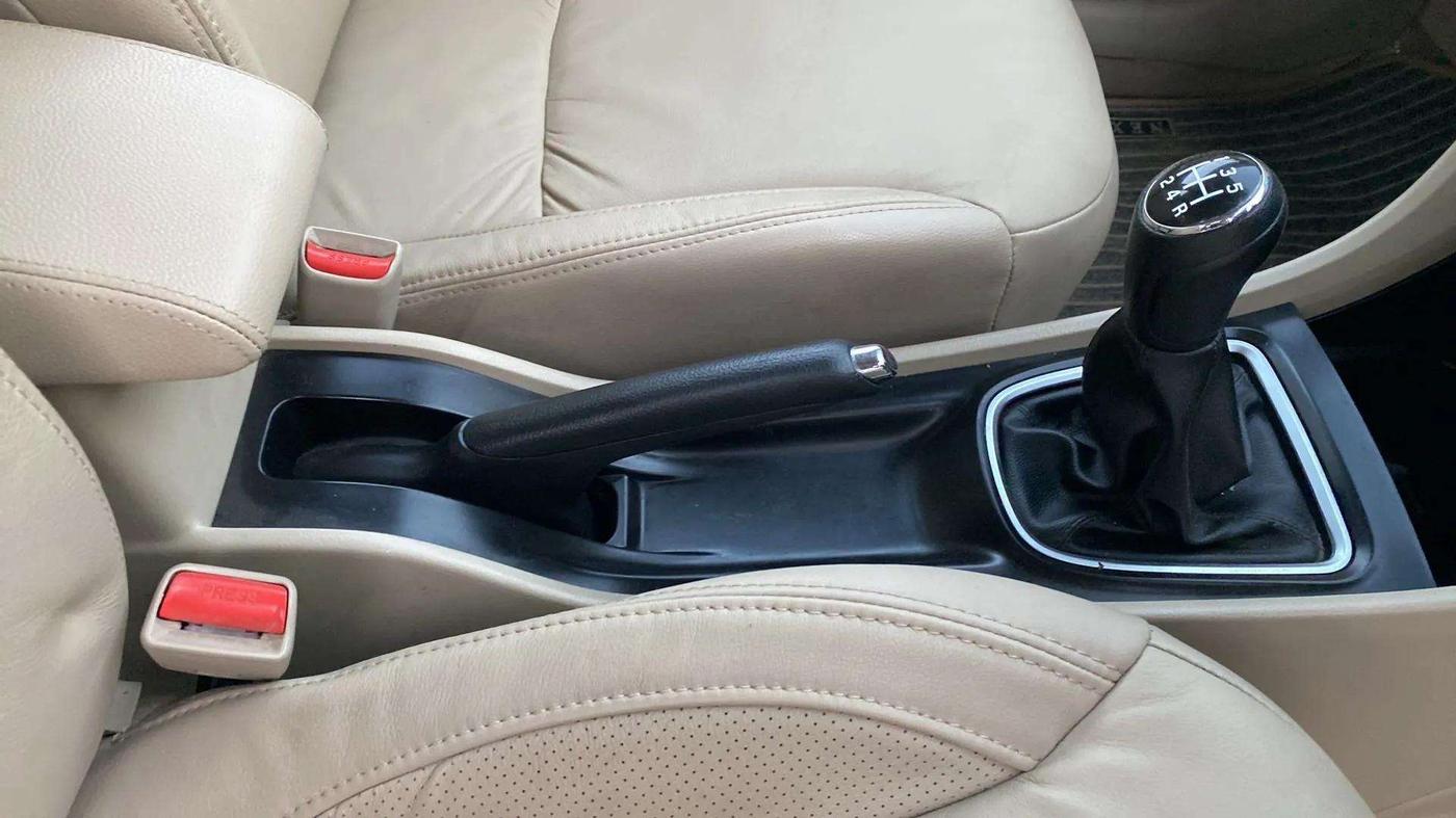 2021 Maruti Ciaz ALPHA 1.5 SHVS PETROL, Petrol, Manual, 44,863 km, Gear Lever