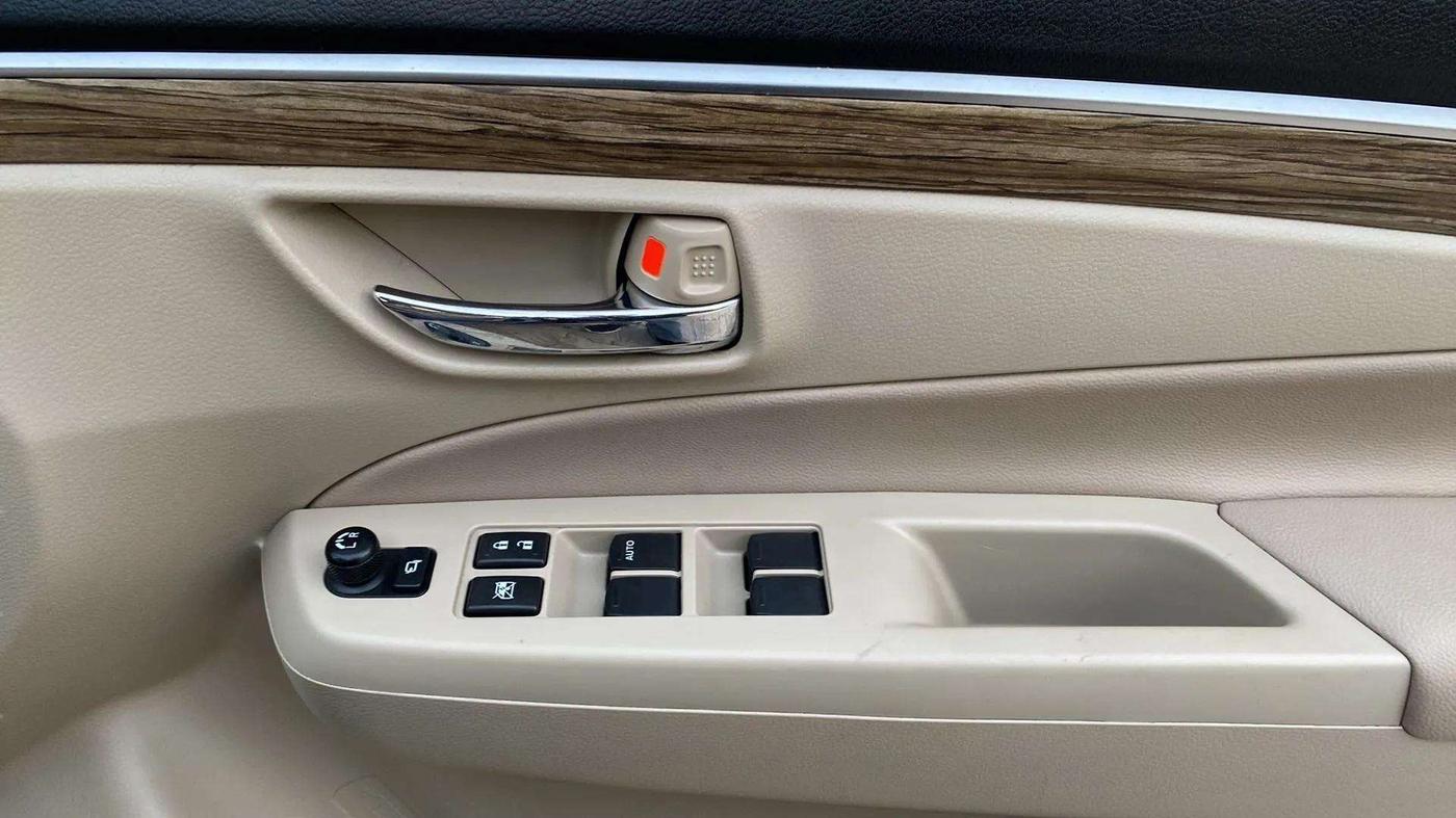 2021 Maruti Ciaz ALPHA 1.5 SHVS PETROL, Petrol, Manual, 44,863 km, Driver Side Door Panels Control