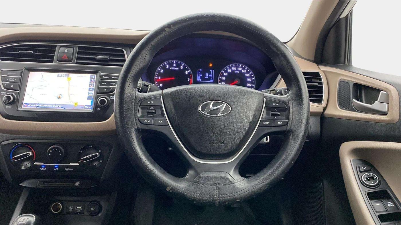 2020 Hyundai Elite i20 SPORTZ PLUS 1.2, Petrol, Manual, 42,093 km, Steering Wheel Close Up