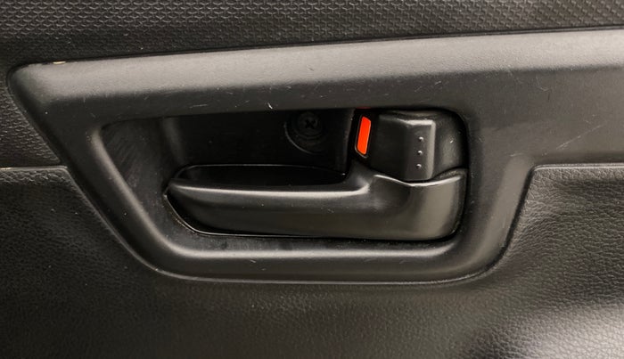 2020 Maruti S PRESSO VXI PLUS AMT, Petrol, Automatic, 27,671 km, Driver Side Door Panels Control