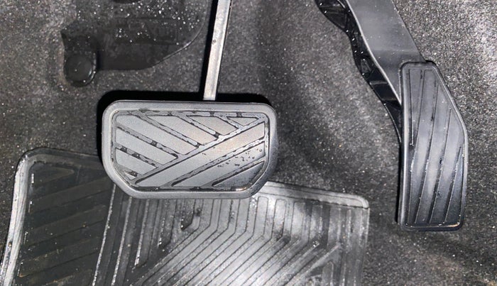 2020 Maruti S PRESSO VXI PLUS AMT, Petrol, Automatic, 27,671 km, Pedals