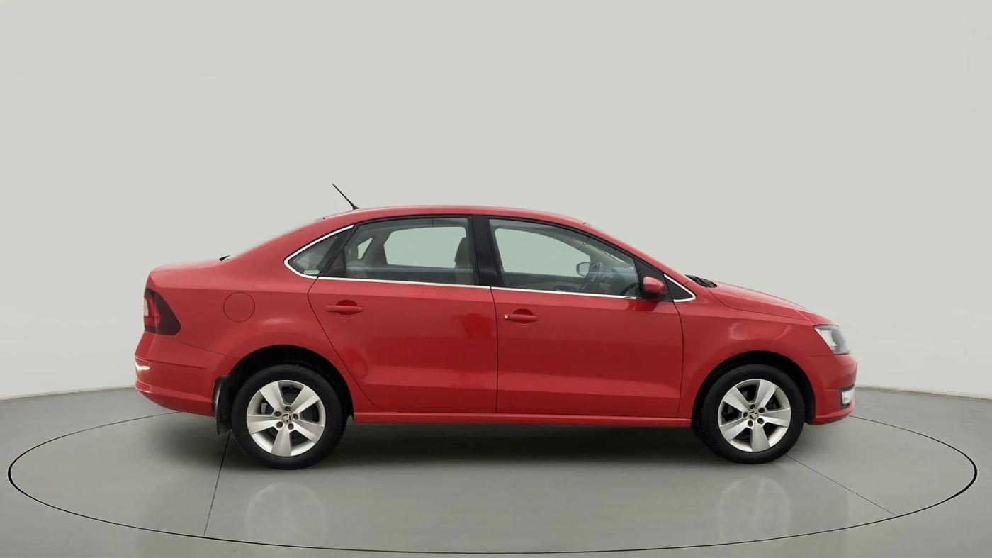 2017 Skoda Rapid AMBITION 1.6 MPI MT, Petrol, Manual, 50,462 km, Right Side View