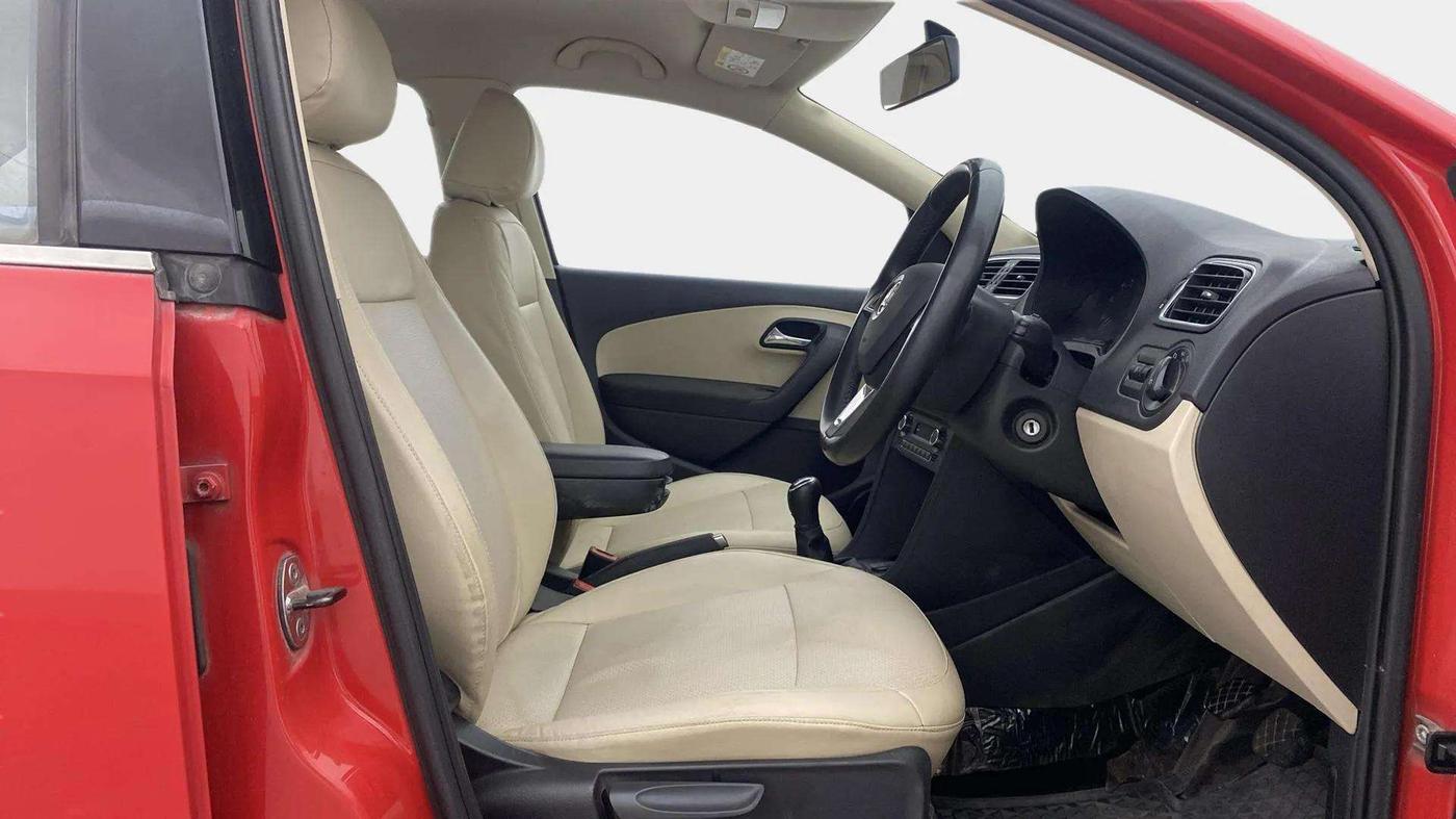 2017 Skoda Rapid AMBITION 1.6 MPI MT, Petrol, Manual, 50,462 km, Right Side Front Door Cabin