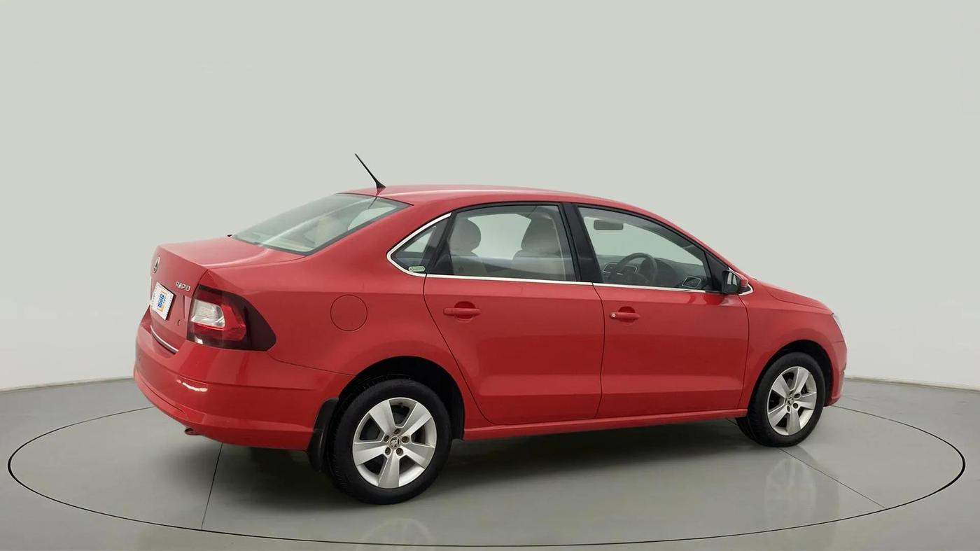 2017 Skoda Rapid AMBITION 1.6 MPI MT, Petrol, Manual, 50,462 km, Right Back Diagonal