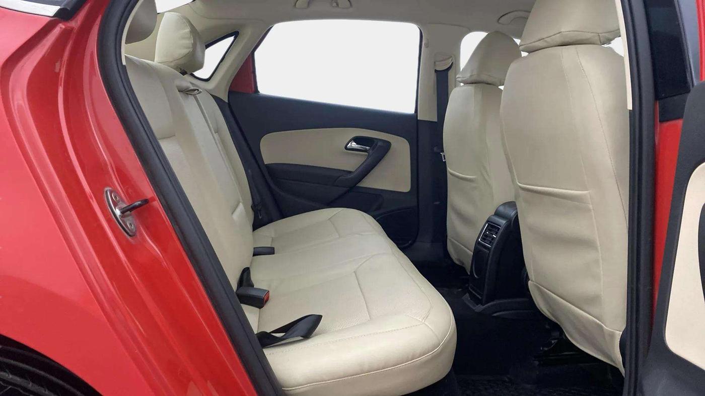 2017 Skoda Rapid AMBITION 1.6 MPI MT, Petrol, Manual, 50,462 km, Right Side Rear Door Cabin