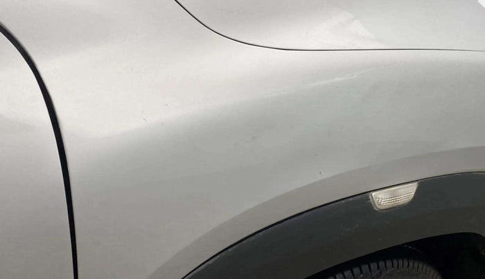 2018 Renault Kwid RXT 1.0 AMT (O), Petrol, Automatic, 62,414 km, Right fender - Slightly dented