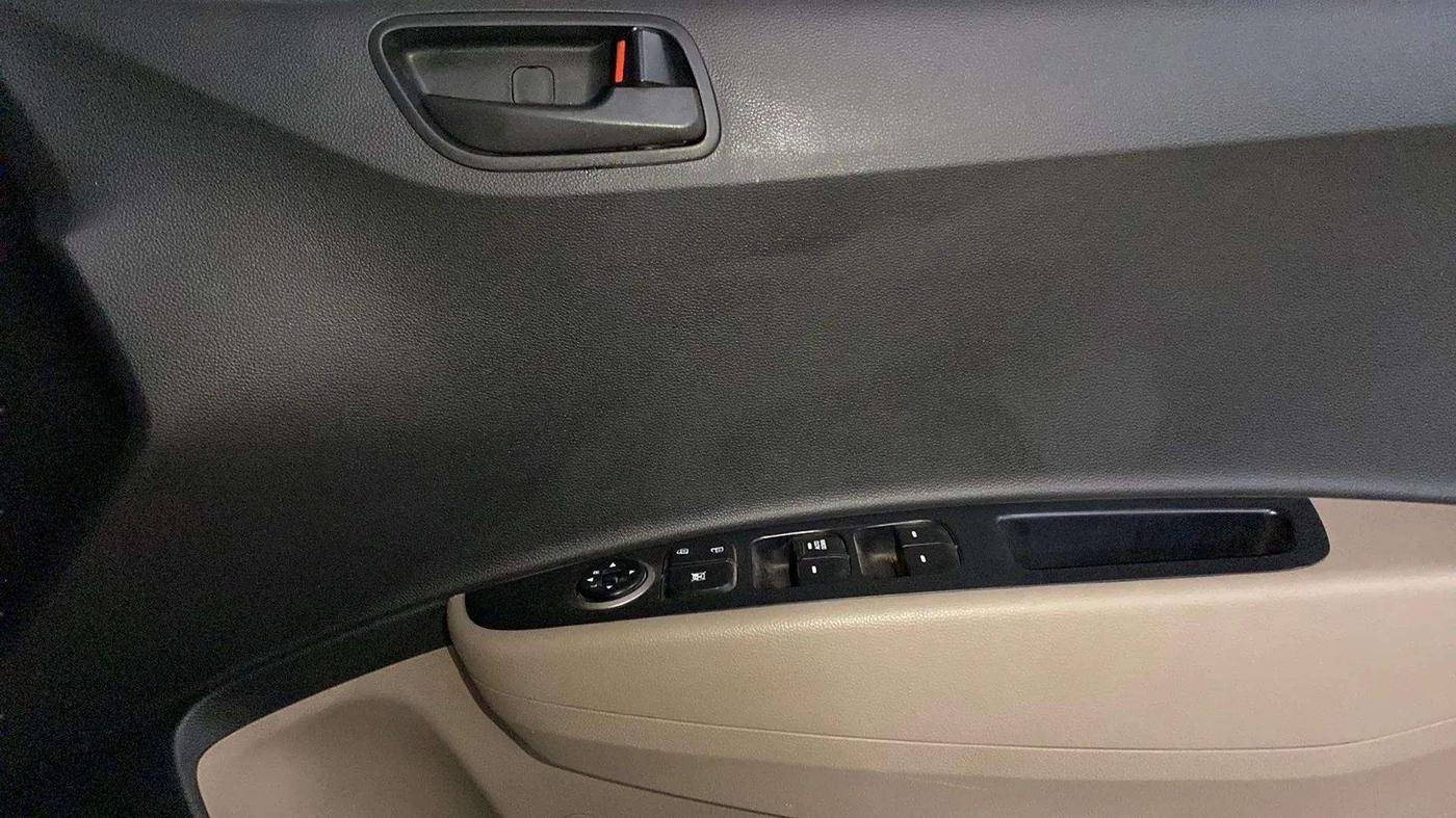 2019 Hyundai Xcent S 1.2, Petrol, Manual, 39,503 km, Driver Side Door Panels Control