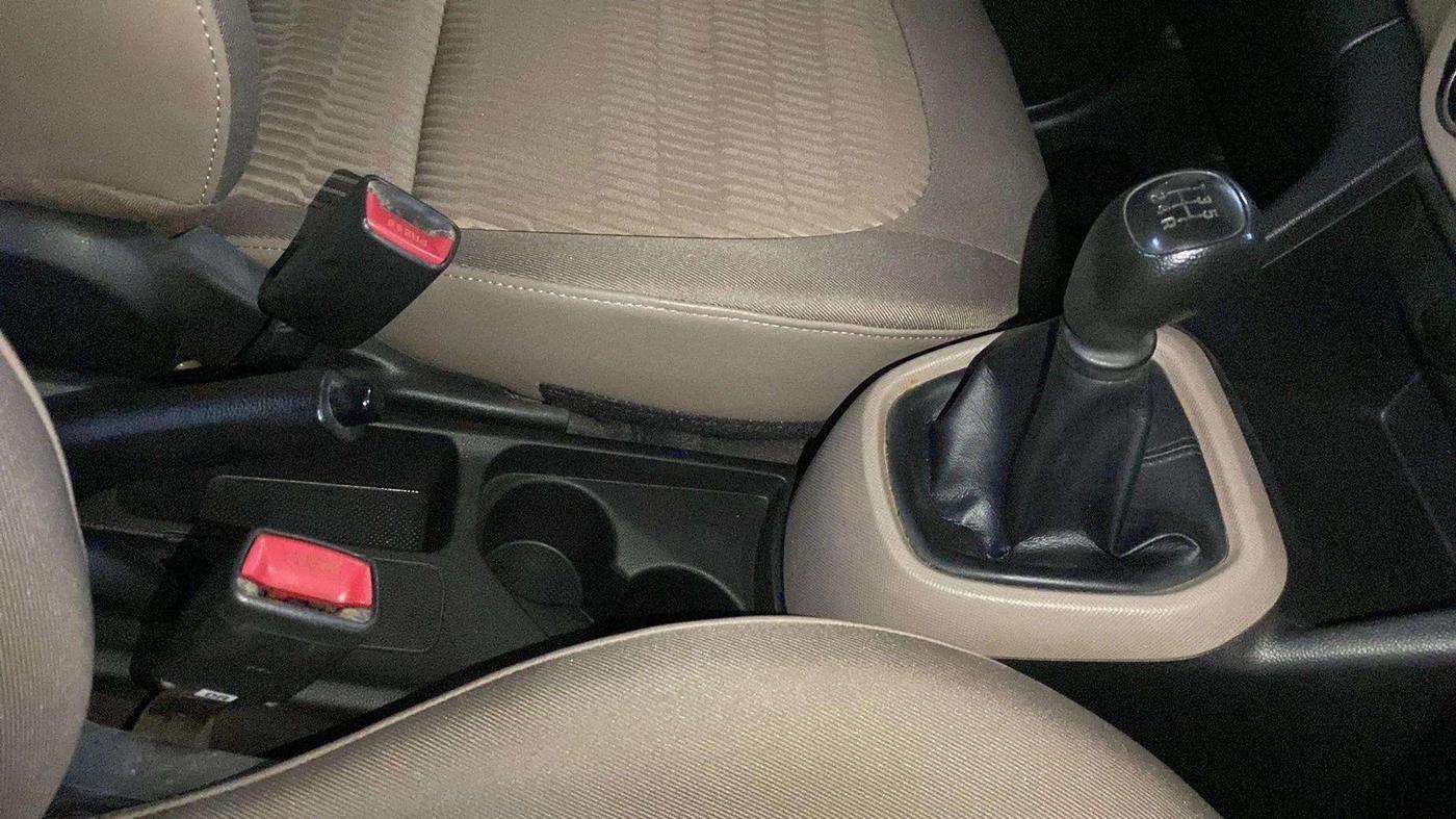 2019 Hyundai Xcent S 1.2, Petrol, Manual, 39,503 km, Gear Lever