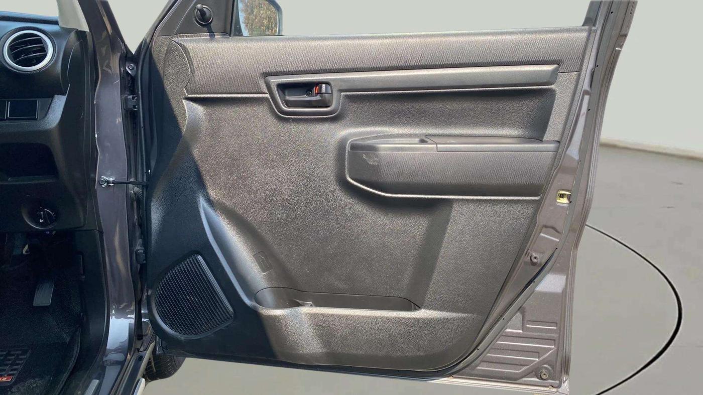 2020 Maruti S PRESSO VXI+, Petrol, Manual, 18,019 km, Driver Side Door Panels Control