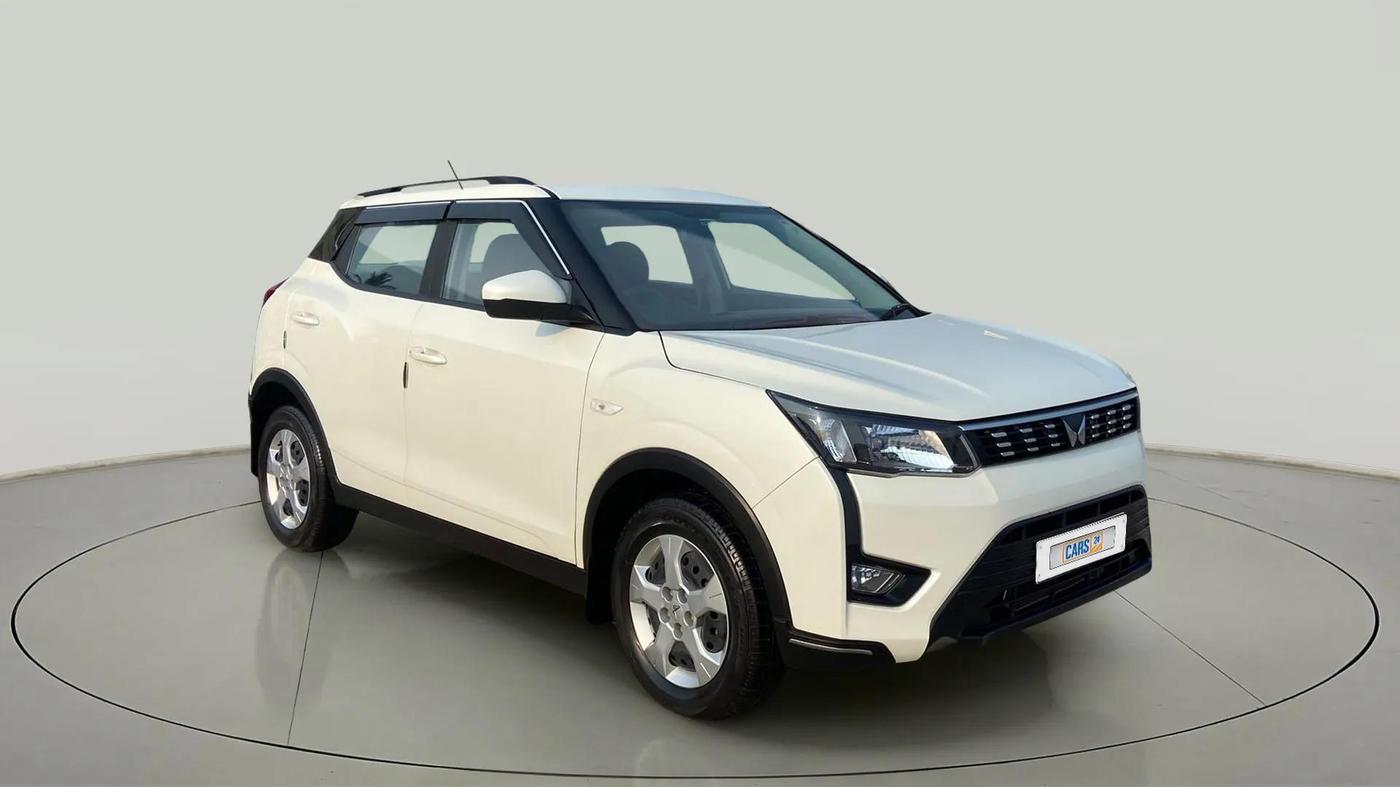 2023 Mahindra XUV300 W6 1.2 PETROL, Petrol, Manual, 16,059 km, SRP
