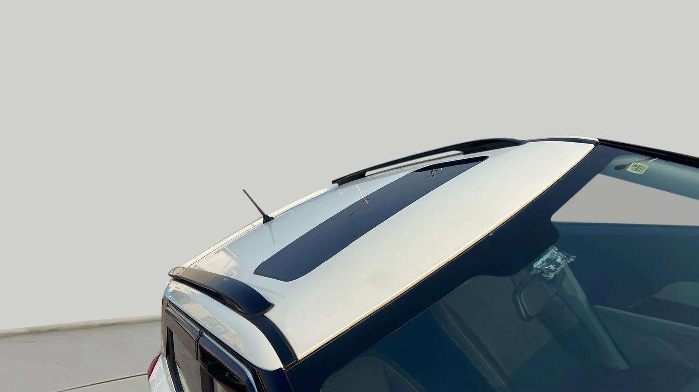 2023 Mahindra XUV300 W6 1.2 PETROL, Petrol, Manual, 16,059 km, Roof
