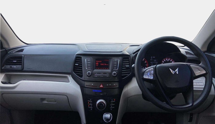 2023 Mahindra XUV300 W6 1.2 PETROL, Petrol, Manual, 15,882 km, Dashboard