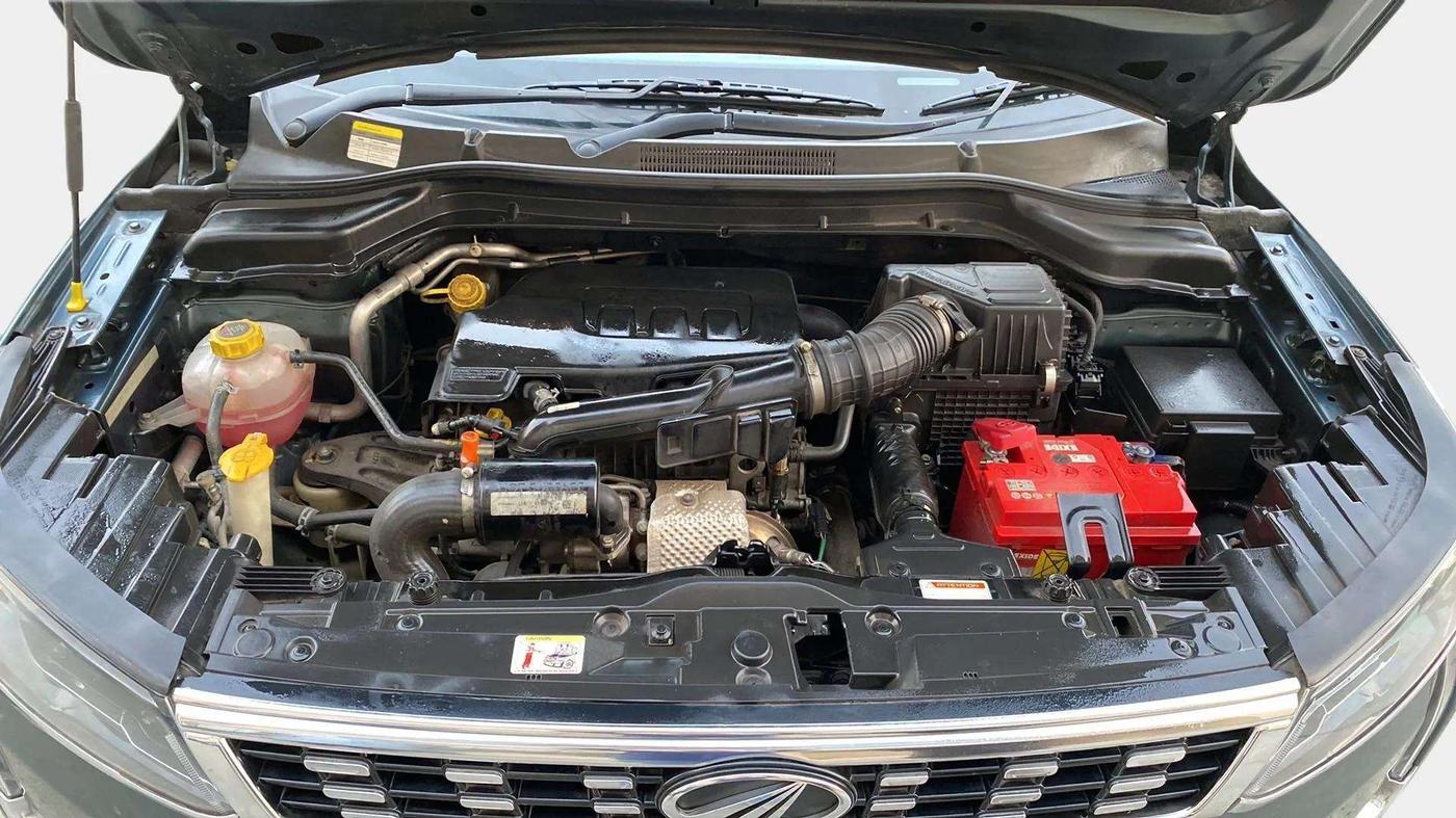 2021 Mahindra XUV300 W8 1.2 PETROL, Petrol, Manual, 21,540 km, Open Bonet