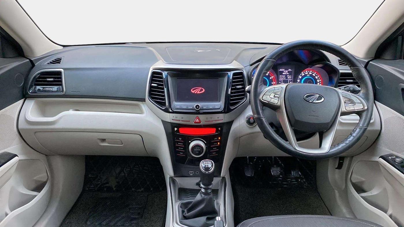 2021 Mahindra XUV300 W8 1.2 PETROL, Petrol, Manual, 21,540 km, Dashboard