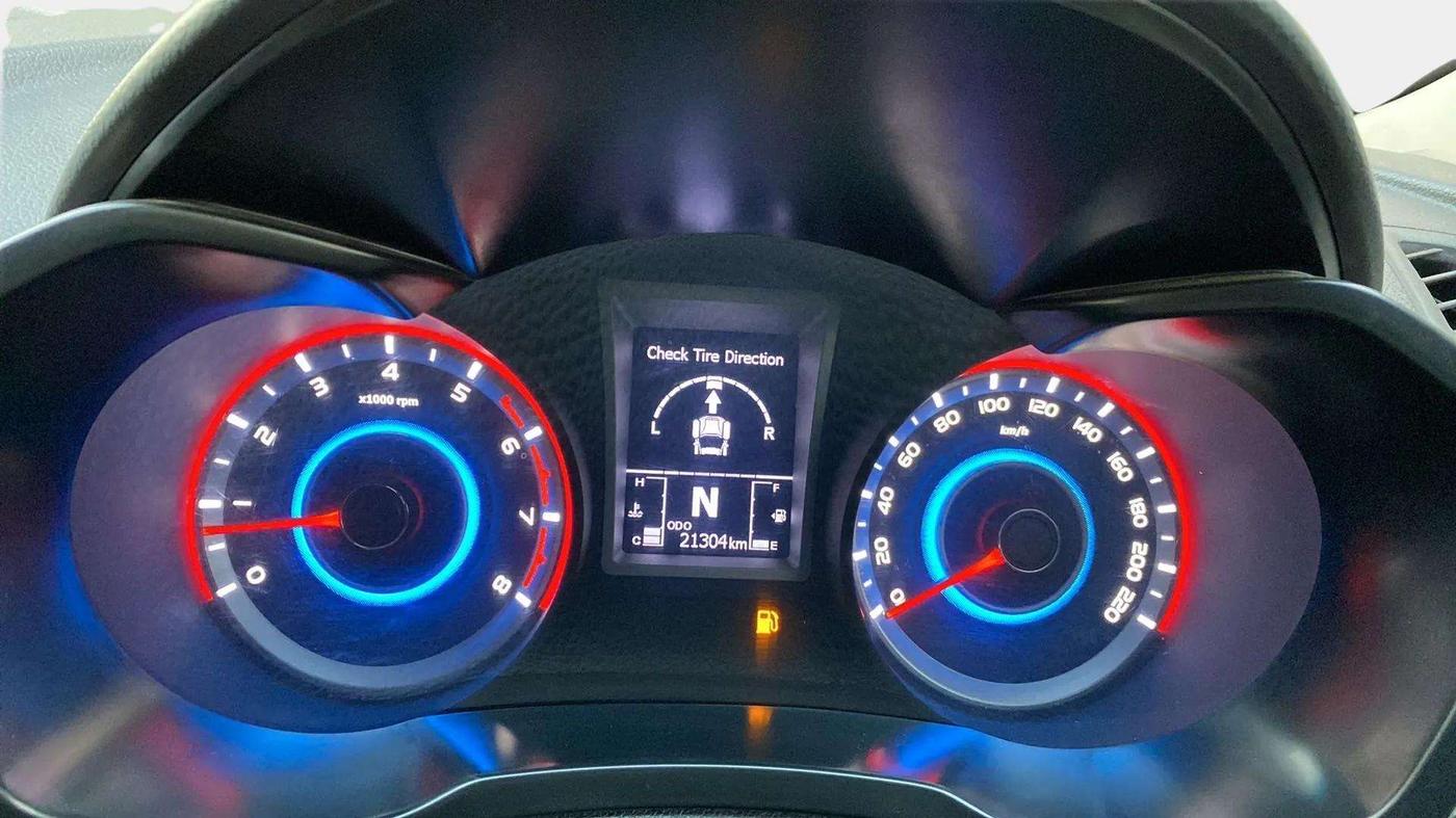 2021 Mahindra XUV300 W8 1.2 PETROL, Petrol, Manual, 21,540 km, Odometer Image